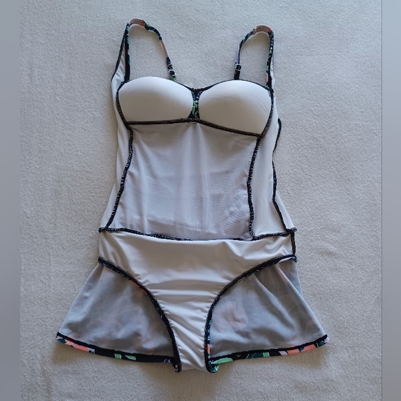 VENUS St. Tropez Swim Dress - Tropical Walks, Size 6 - Picture 15 of 16